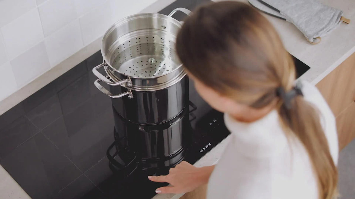 Benchmark™ Induction Cooktop 36'' surface mount without frame