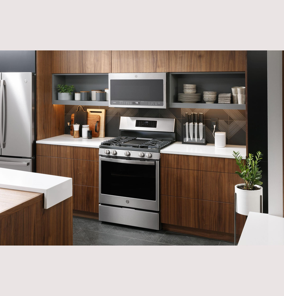 GE Profile™ Smart 30