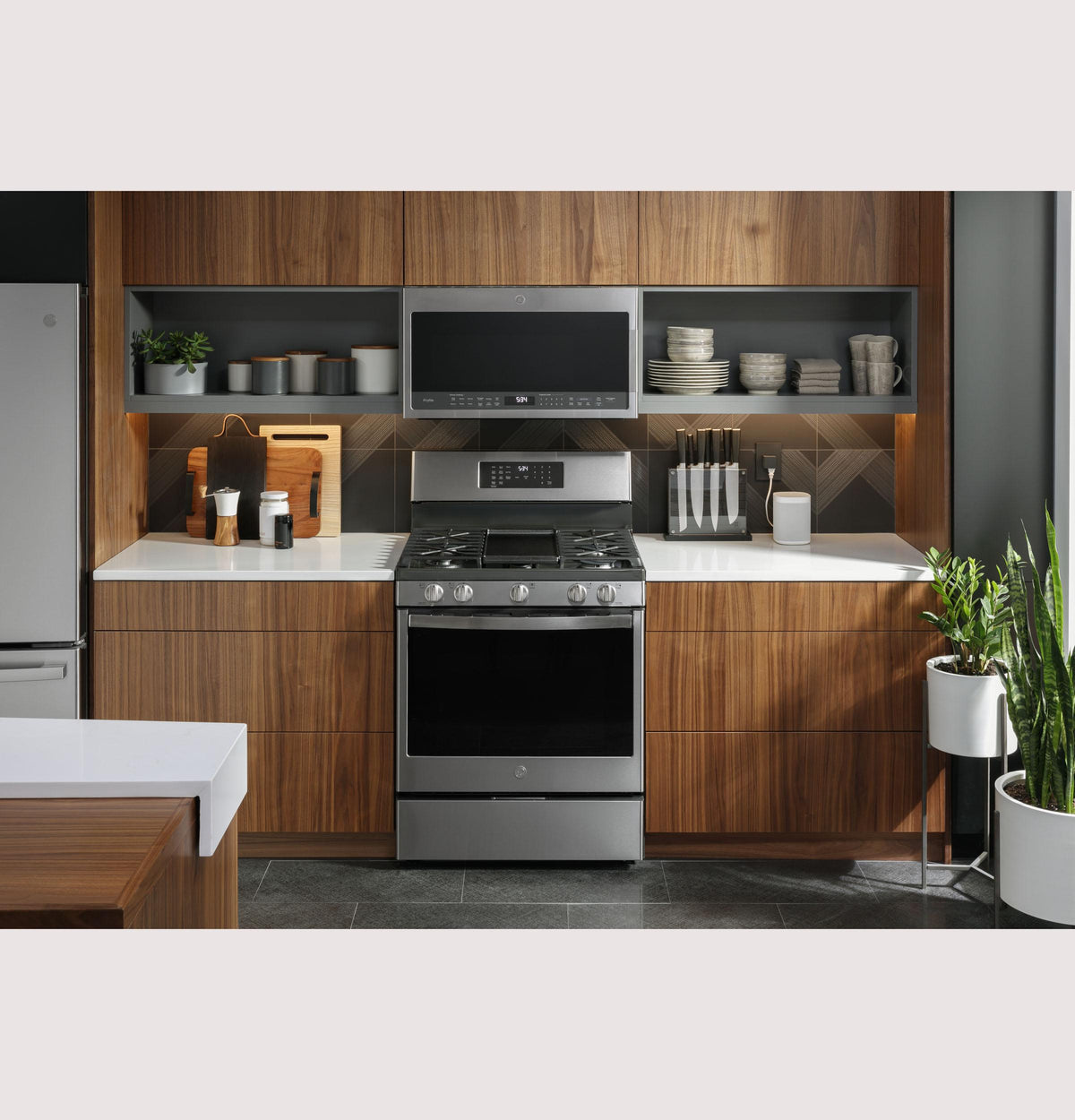 GE Profile™ Smart 30